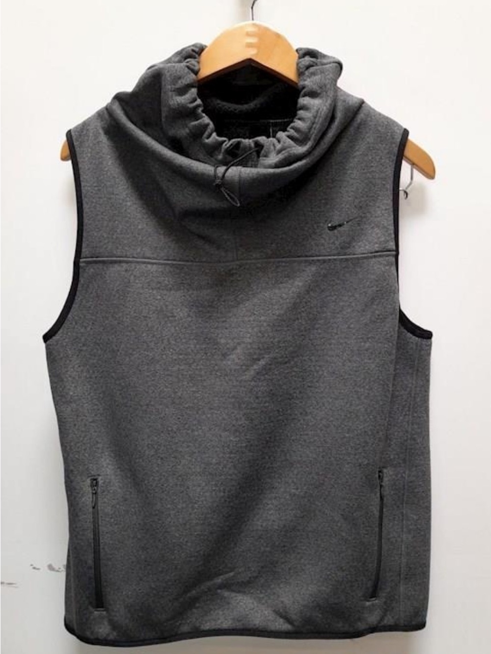 Nike Men's Dark Gray Sleeveless Hoodie Vest